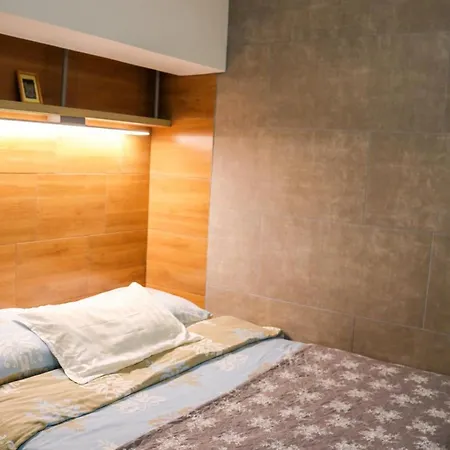 Apartment Markov