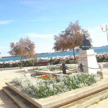 Διαμέρισμα Markov *