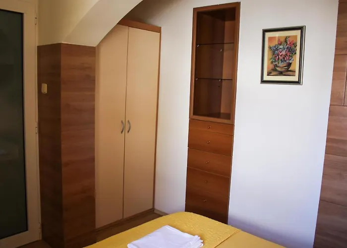 Markov Апартаменти Задар